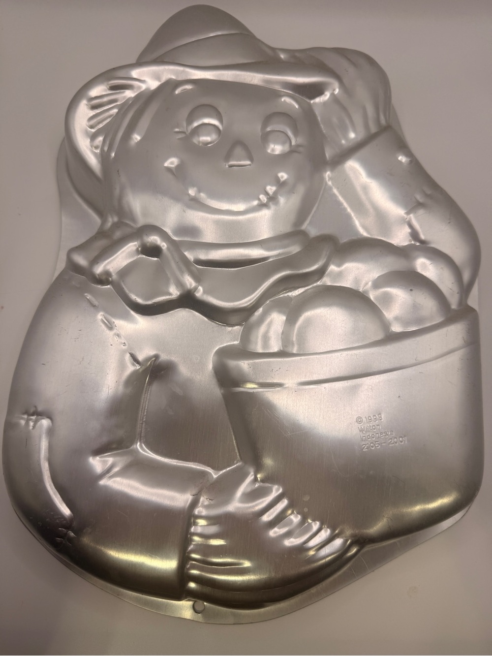 Wilton 1998 Scarecrow Apples Fall Cake Pan